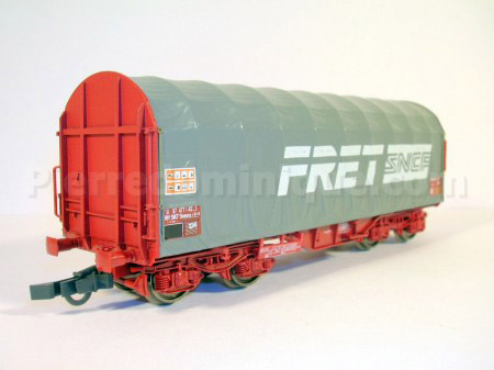 WAGONS BACHE FRET SNCF AVEC PASSERELLE