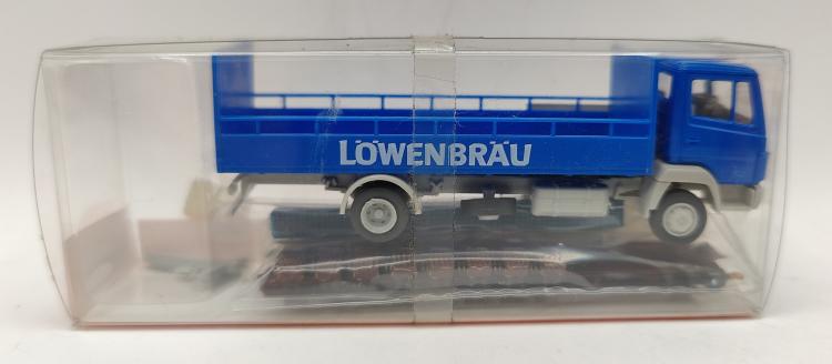 PORTEUR MERCEDES AVEC BENNE LOWENBRAU AVEC CHARGEMENT