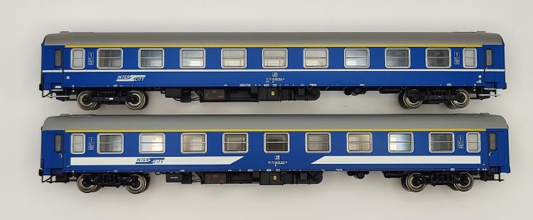 SET DE 2 VOITURES INTERCITY "SAVA" LIVREE JZ