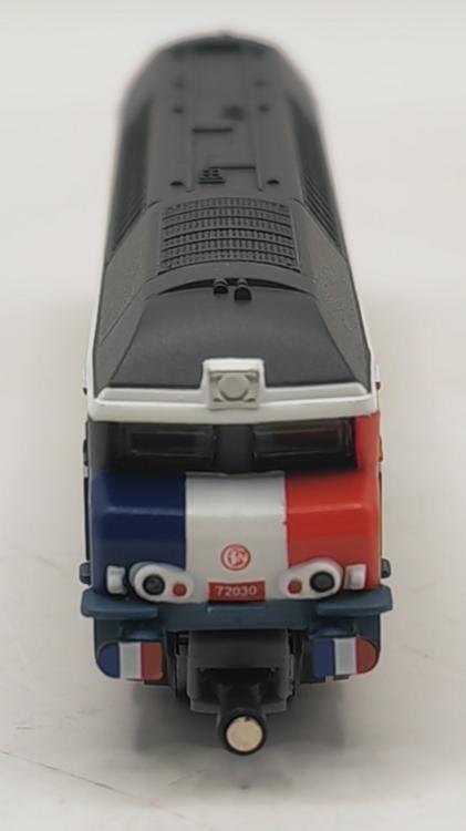 LOCOMOTIVE DIESEL CC 72030 LIVREE TRICOLORE BICENTENAIRE SNCF