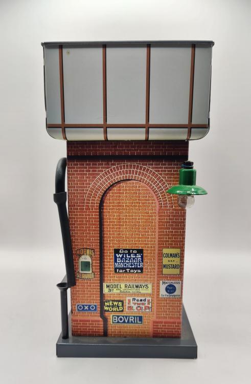 CHATEAU D'EAU FERROVIAIRE + MANCHE A EAU POUR REMPLIR LES TENDERS DES LOCOMOTIVES A VAPEUR