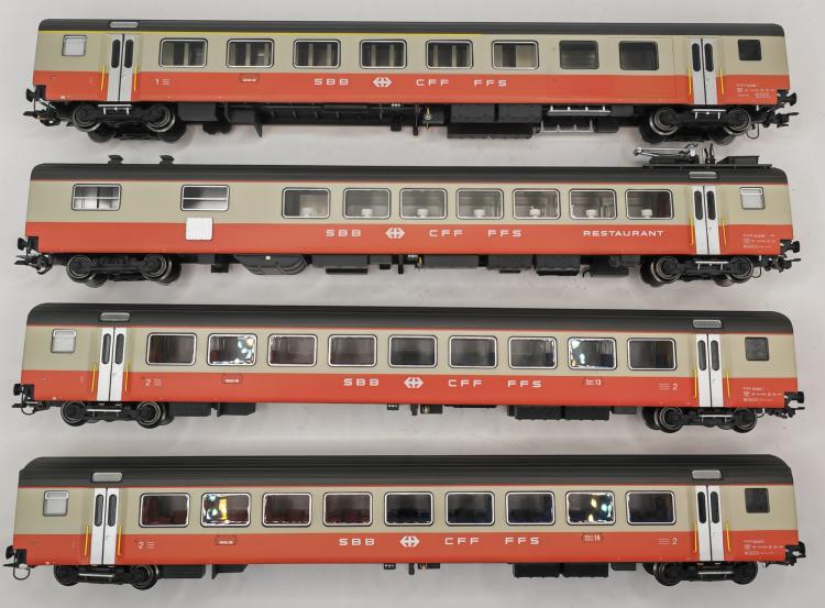 COFFRET DE 4 VOITURES VOYAGEURS SWISS EXPRESS SBB CFF FFS