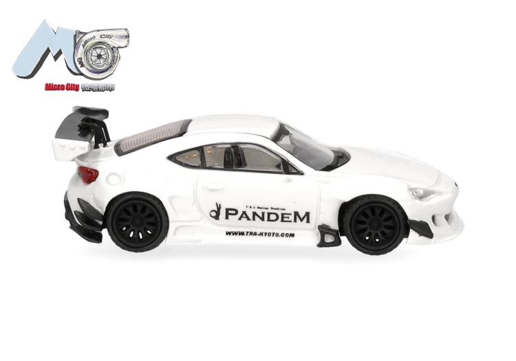 COUPE TOYOTA GT86 BLANC ROCKET BUNNY PANDEM