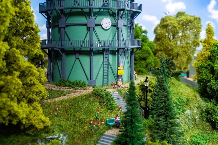 GAZOMETRE AVEC TUYAUTERIE