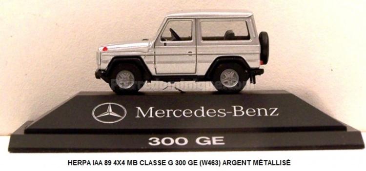 MERCEDES BENZ 300 GE 4X4 3 PORTES ARGENT MÉTALLISÉ INTÉRIEUR NOIR MODÈLE PUBLICITAIRE DE MERCEDES-BENZ