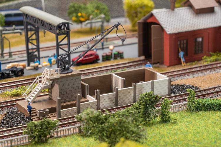 COFFRET PROMOTIONNEL MAQUETTE DEPOT FERROVIAIRE - N