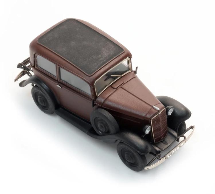 OPEL P4 BERLINE BRUNE AVEC PORTE BAGGAGE ARRIERE